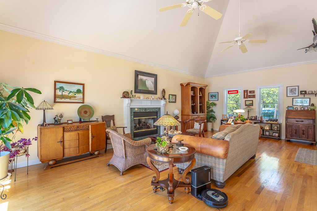 433 River Rd, 32322