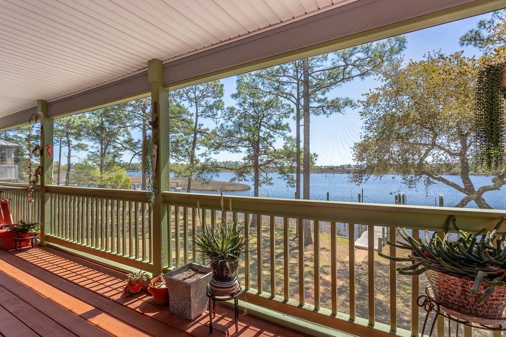 433 River Rd, 32322