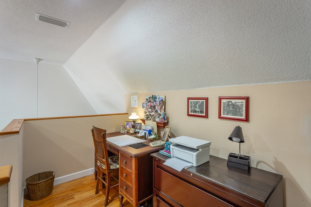 433 River Rd, 32322