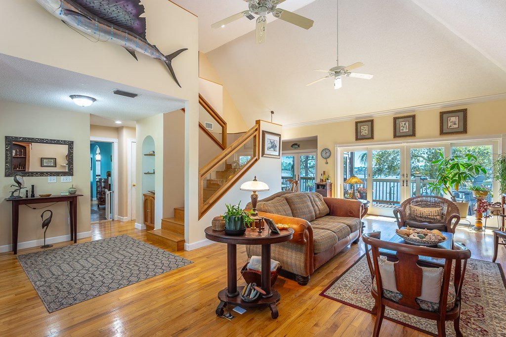 433 River Rd, 32322