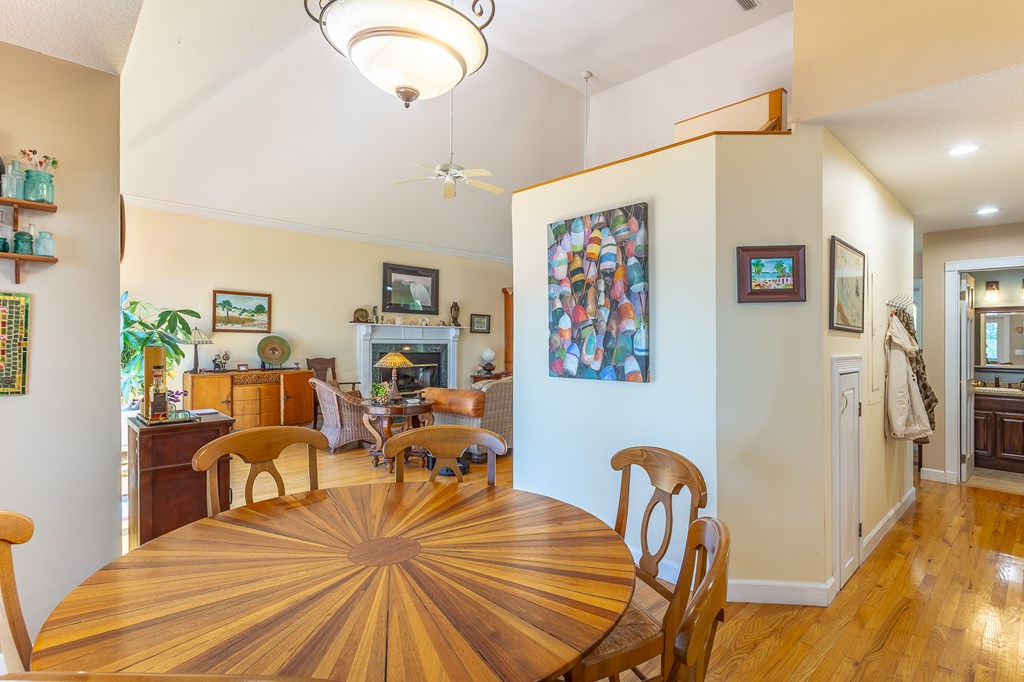 433 River Rd, 32322