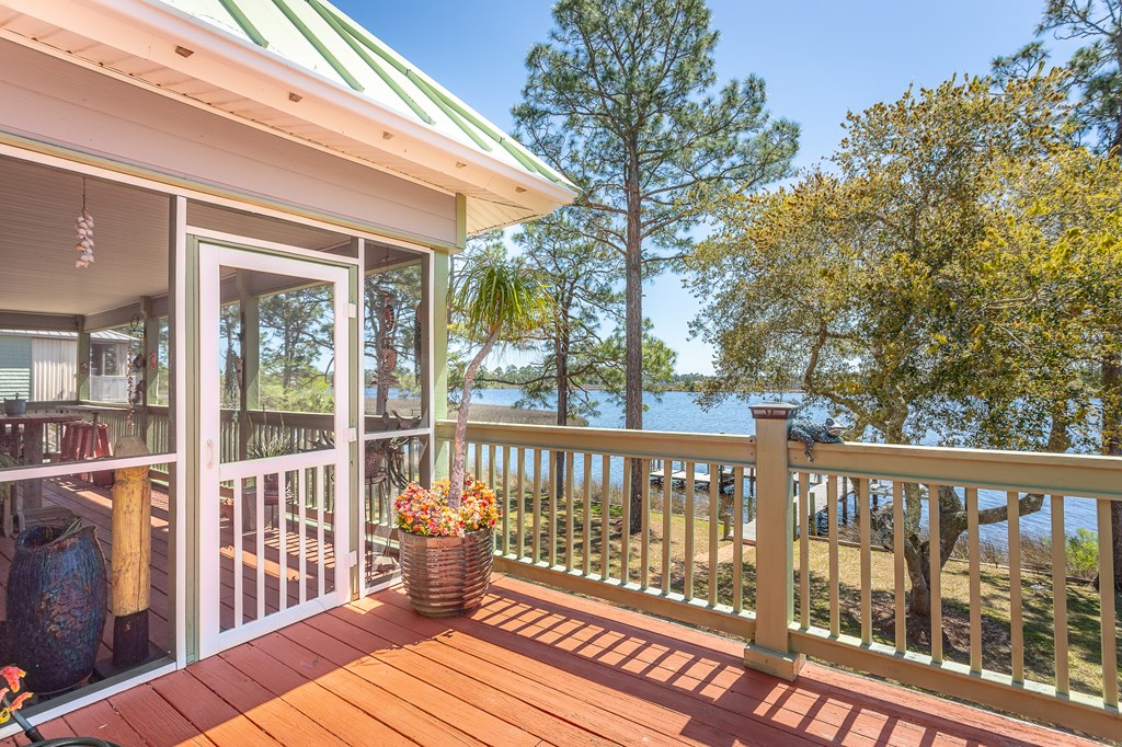 433 River Rd, 32322