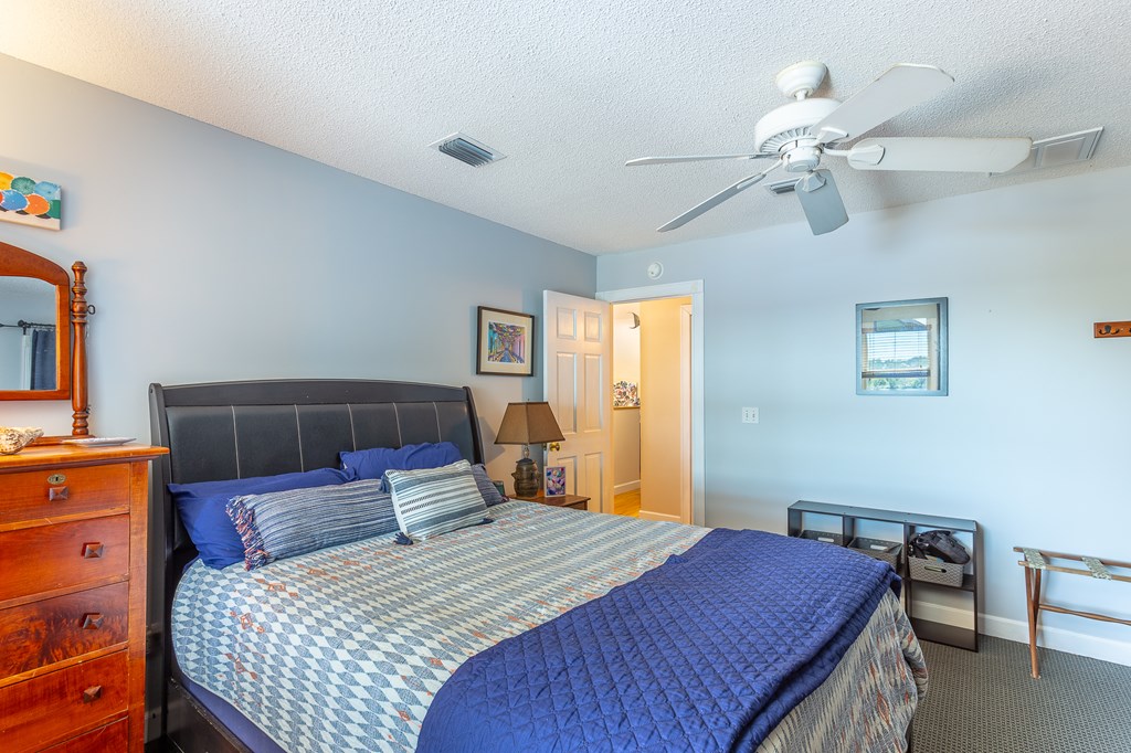 433 River Rd, 32322