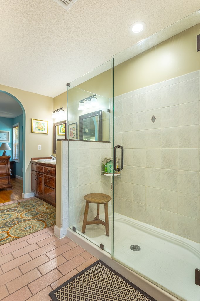 433 River Rd, 32322