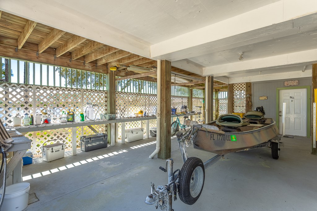 433 River Rd, 32322