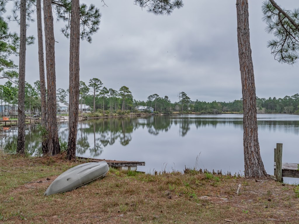 221 Folks Dr, 32322