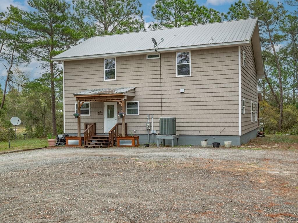 221 Folks Dr, 32322