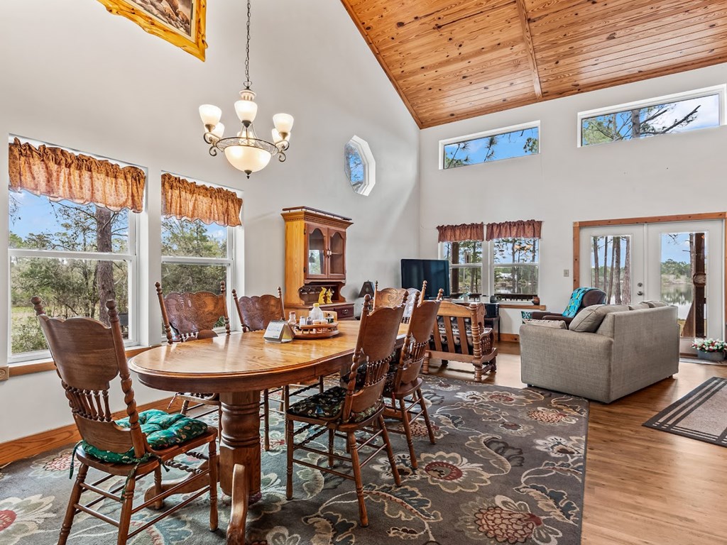 221 Folks Dr, 32322