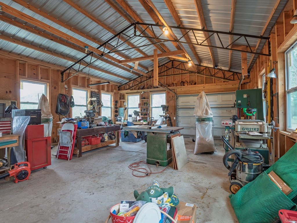 221 Folks Dr, 32322