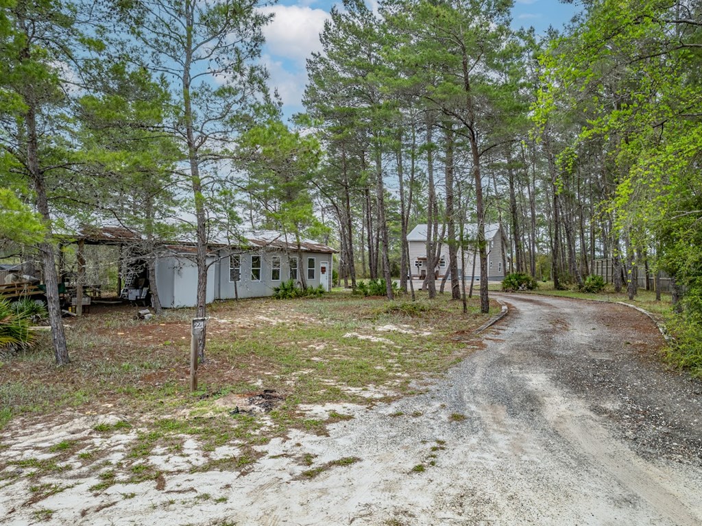 221 Folks Dr, 32322