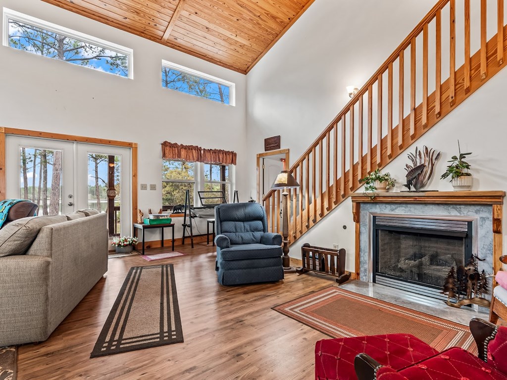 221 Folks Dr, 32322