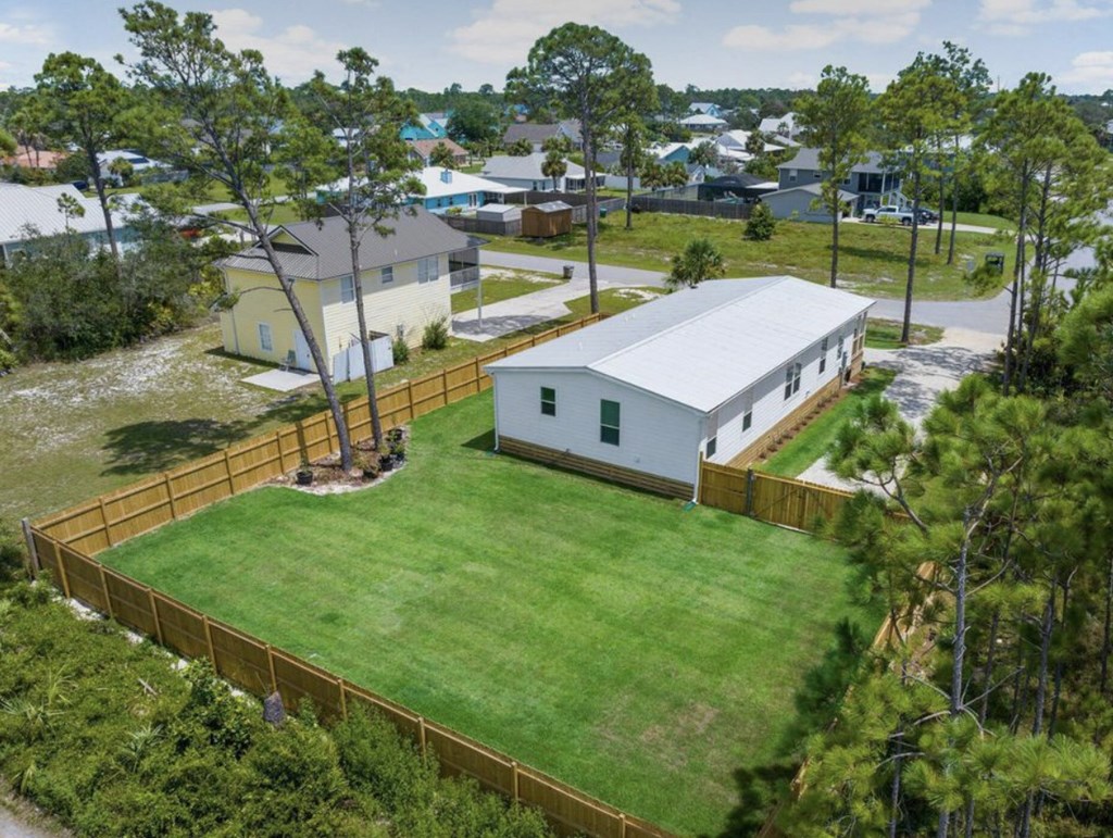 201 Nautilus Dr, Port St. Joe 32456