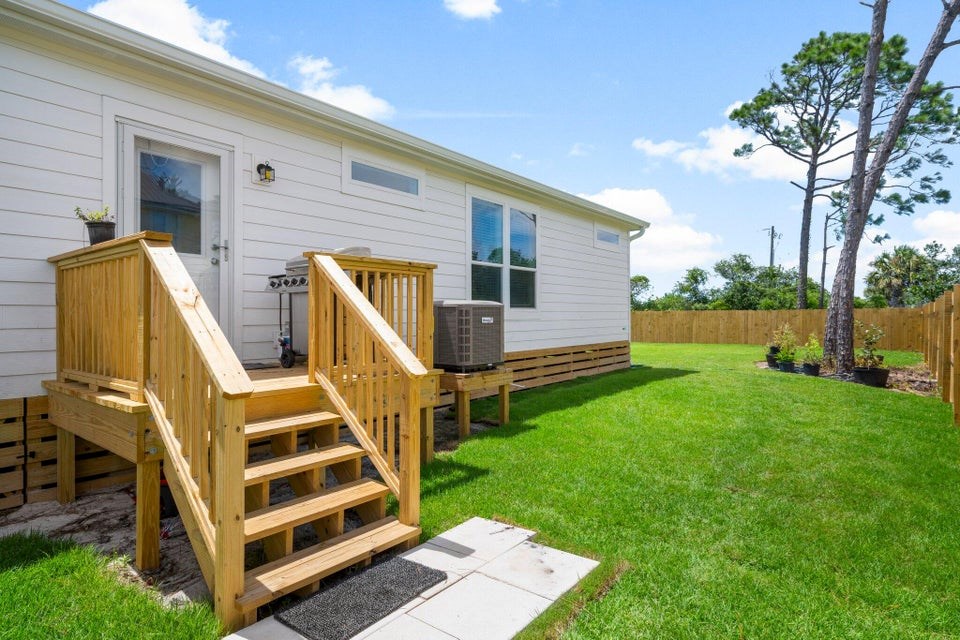 201 Nautilus Dr, Port St. Joe 32456