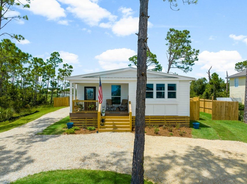 201 Nautilus Dr, Port St. Joe 32456
