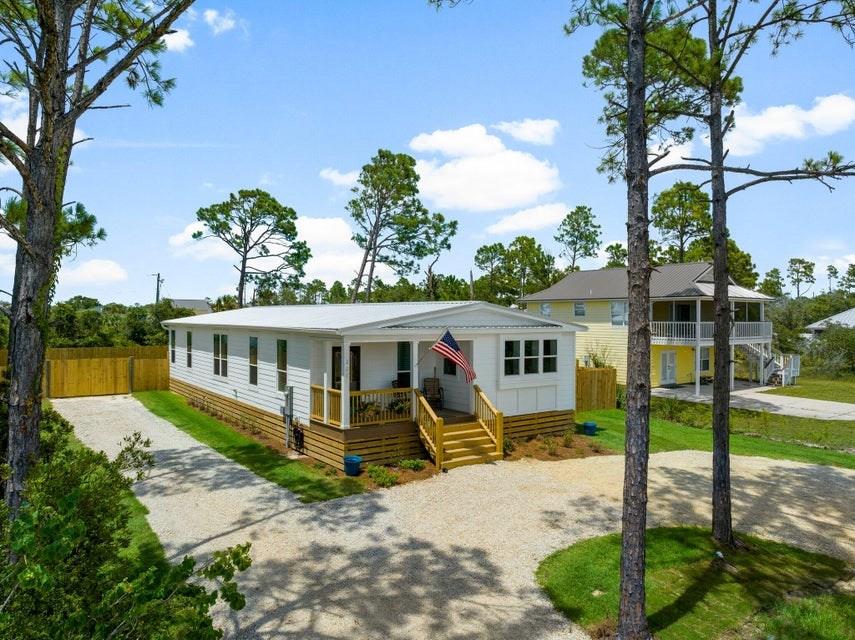 201 Nautilus Dr, Port St. Joe 32456