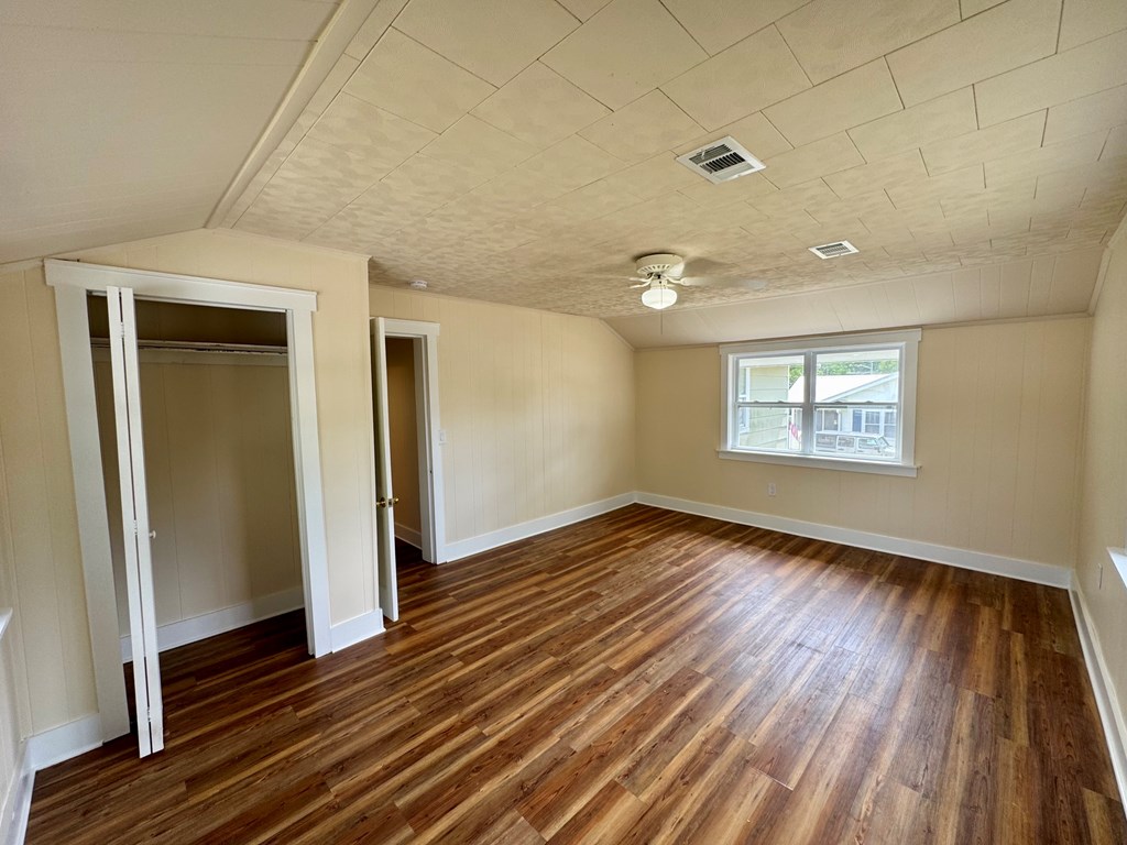 525 8th St, Port St. Joe 32456 Unit: U/s