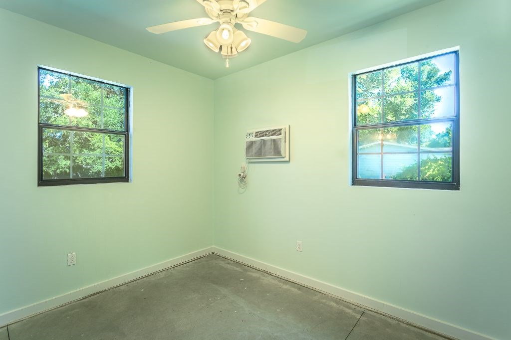 1306 Owens Ave, 32322
