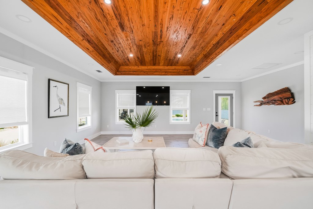 311 Bailey Ln, 32456