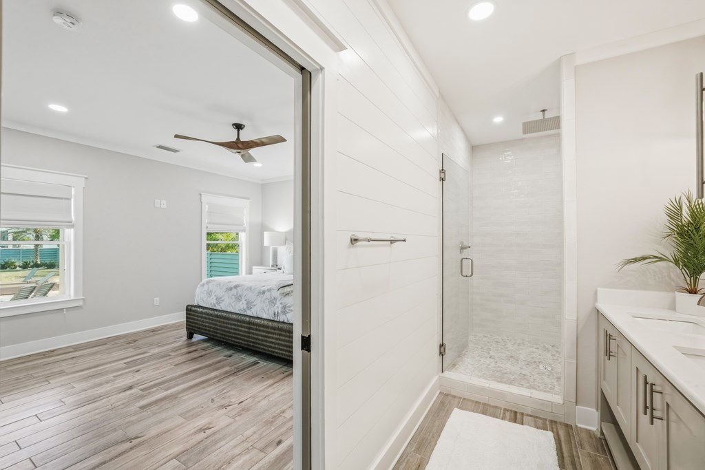 311 Bailey Ln, 32456