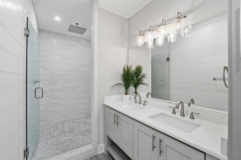 311 Bailey Ln, 32456