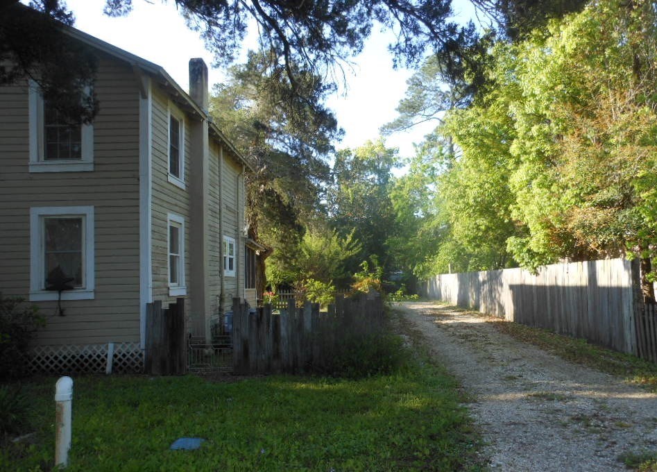 224 Ave F, 32320
