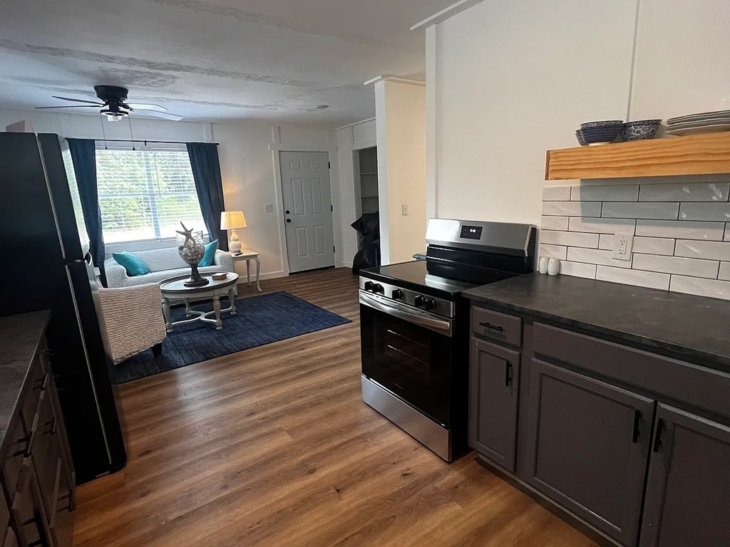 496 Ave A # a, 32328 Unit: #a