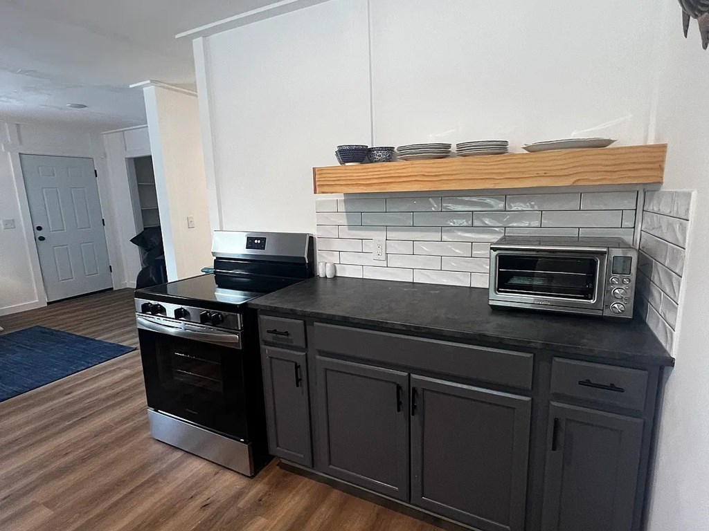 496 Ave A # a, 32328 Unit: #a