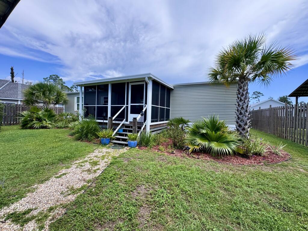 466 Santa Anna St, Port St. Joe 32456