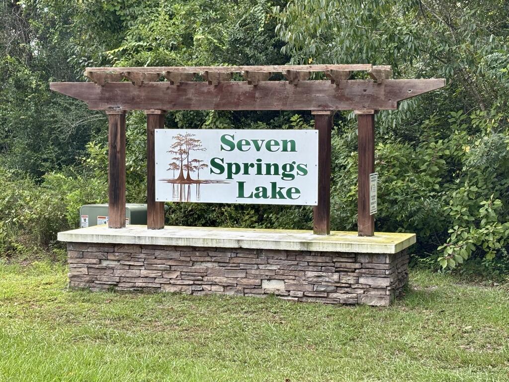 113 Little River Cir, 32456