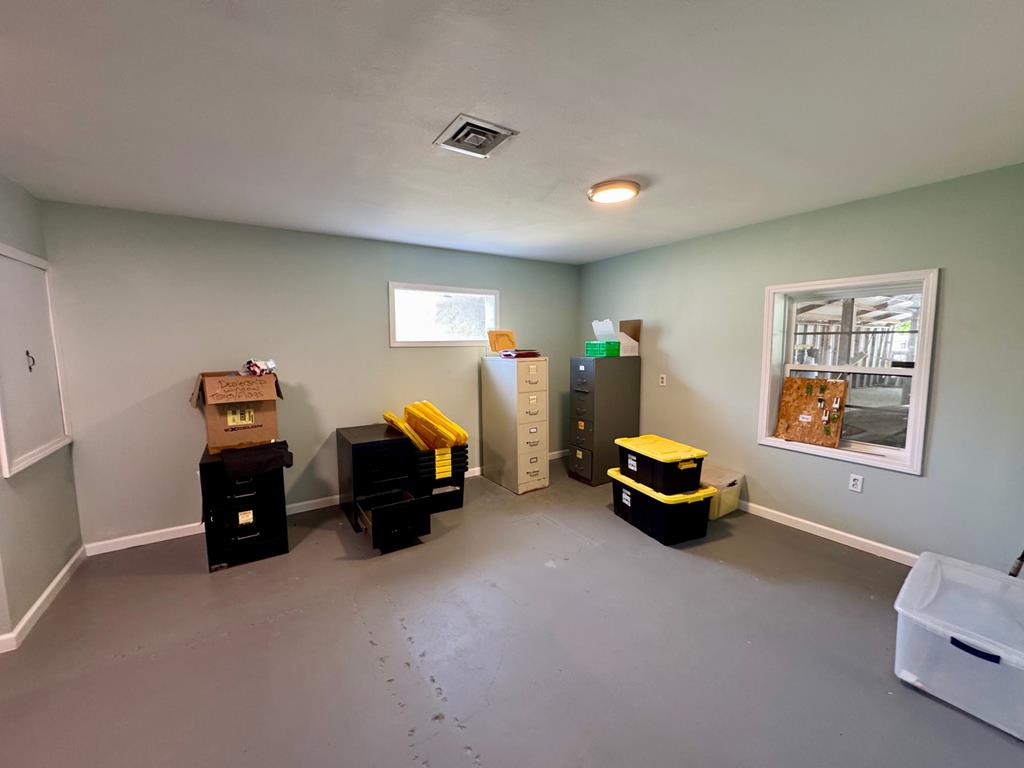 120 N 2nd St, 32465
