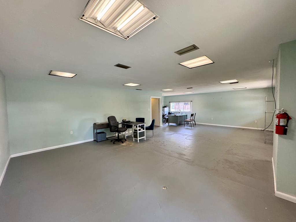 120 N 2nd St, 32465