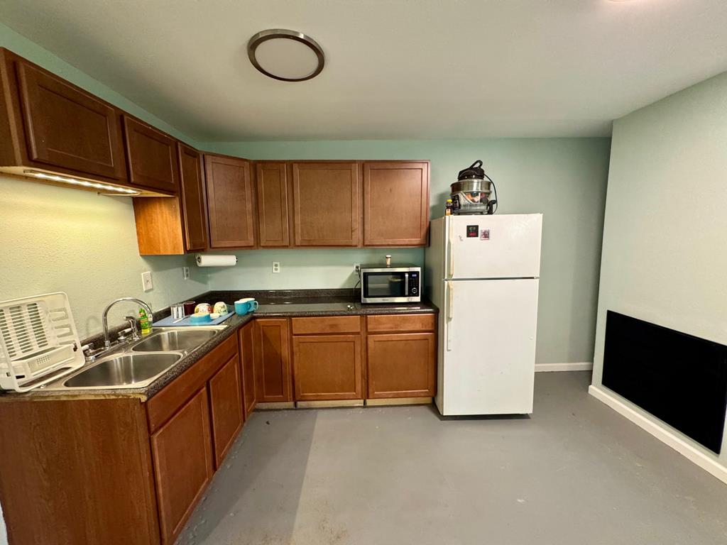 120 N 2nd St, 32465