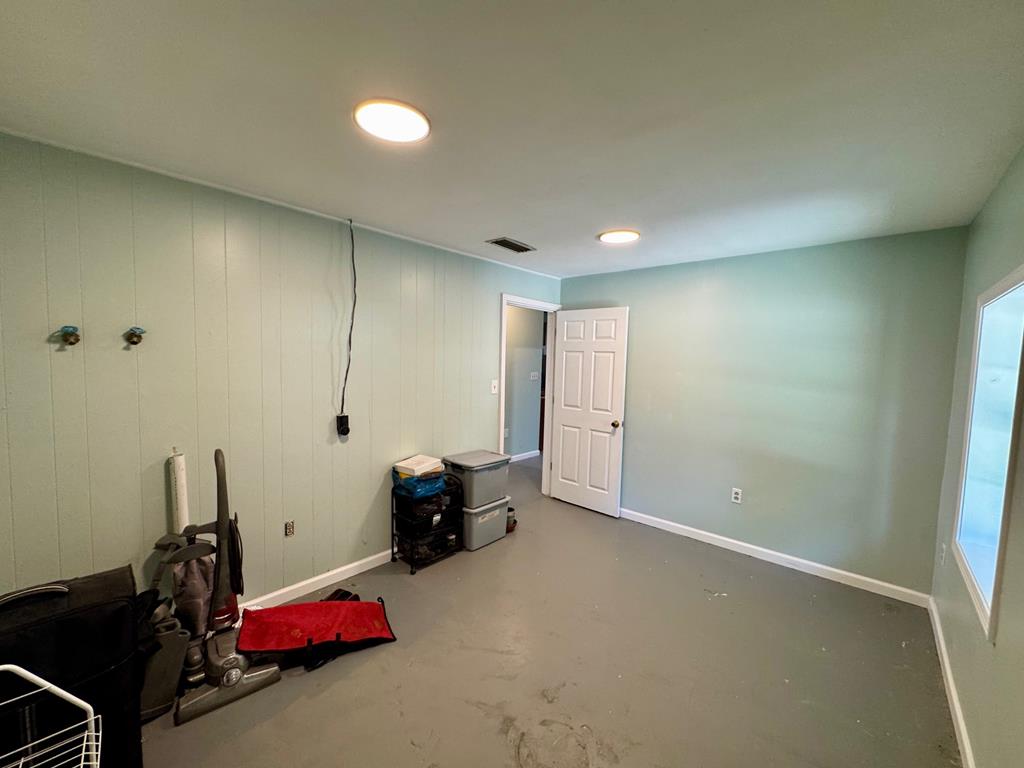 120 N 2nd St, 32465