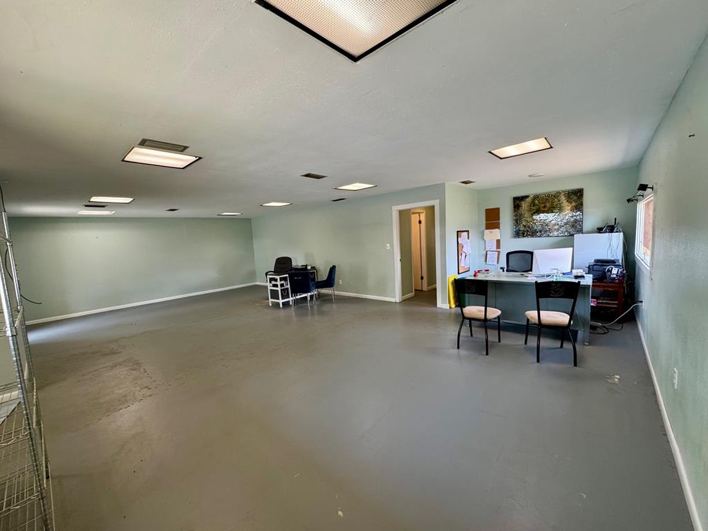120 N 2nd St, 32465