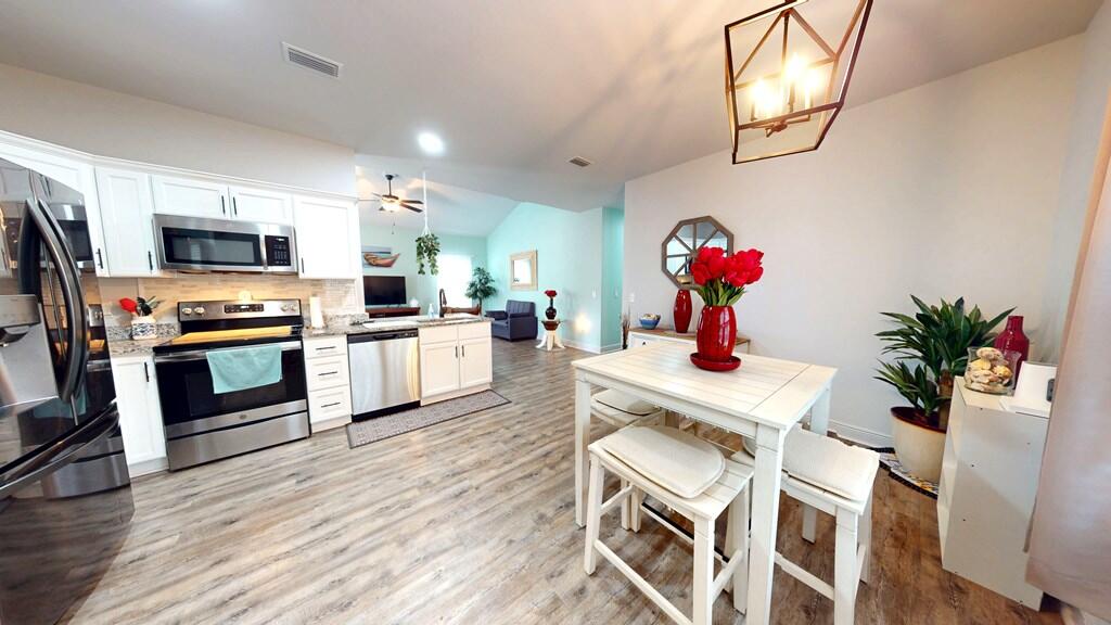 105 Saunders Cir, Port St. Joe 32456