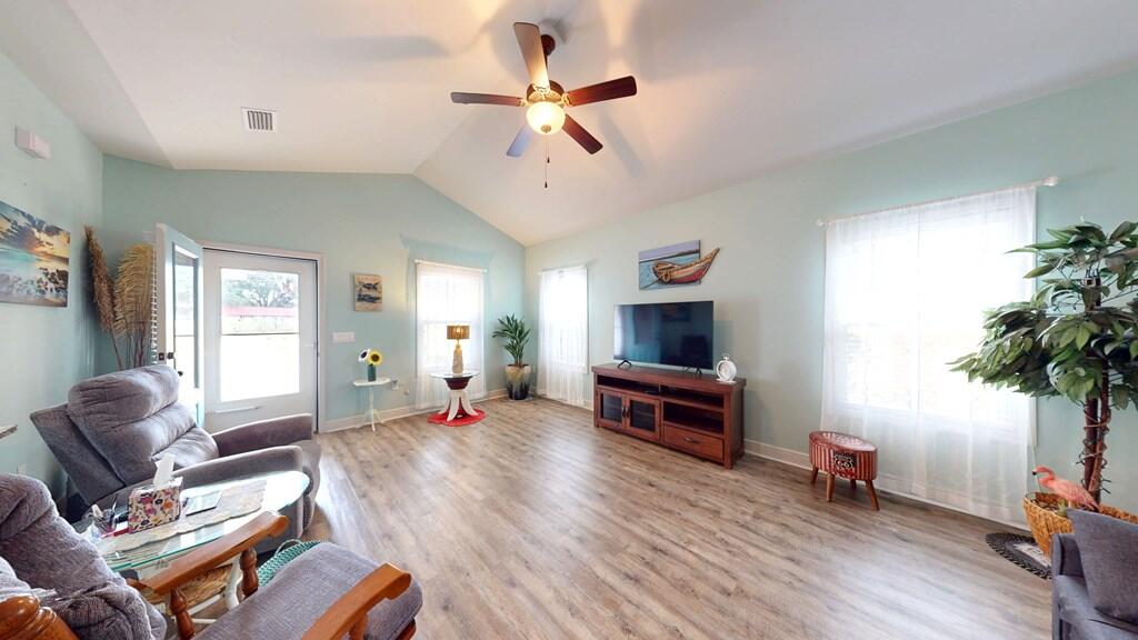 105 Saunders Cir, Port St. Joe 32456