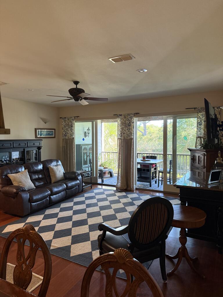 1302 Picketts Landing Ct # E4, 32322 Unit: E4