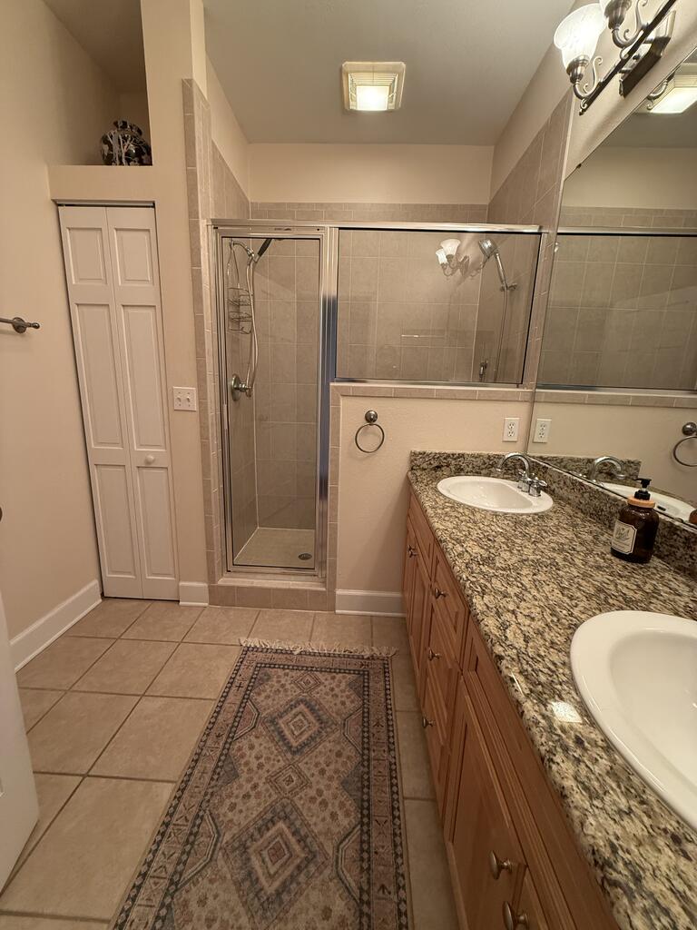 1302 Picketts Landing Ct # E4, 32322 Unit: E4