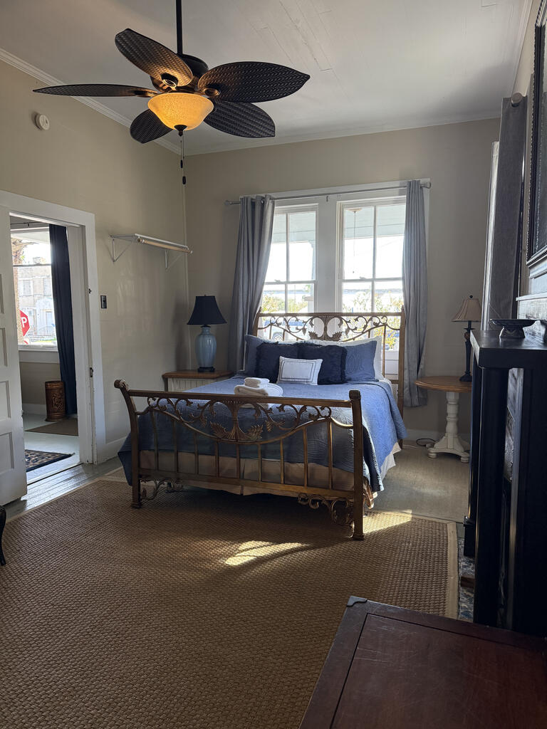 19 Leslie Street, 32320