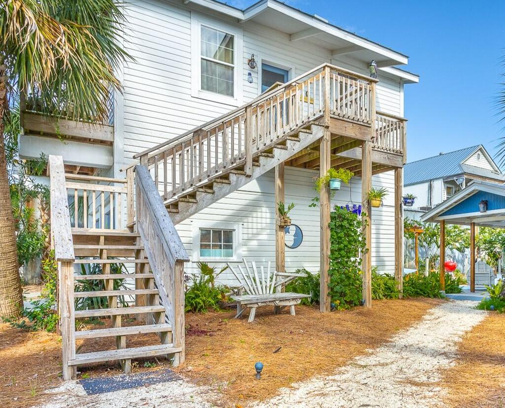 19 Leslie Street, 32320