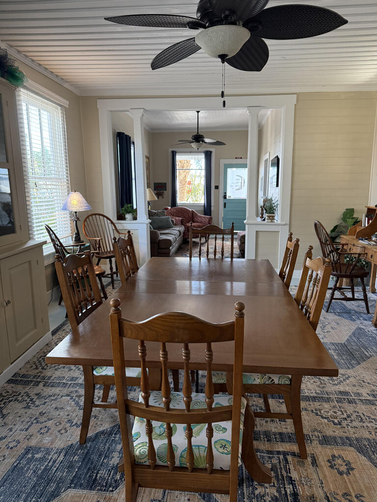 19 Leslie Street, 32320