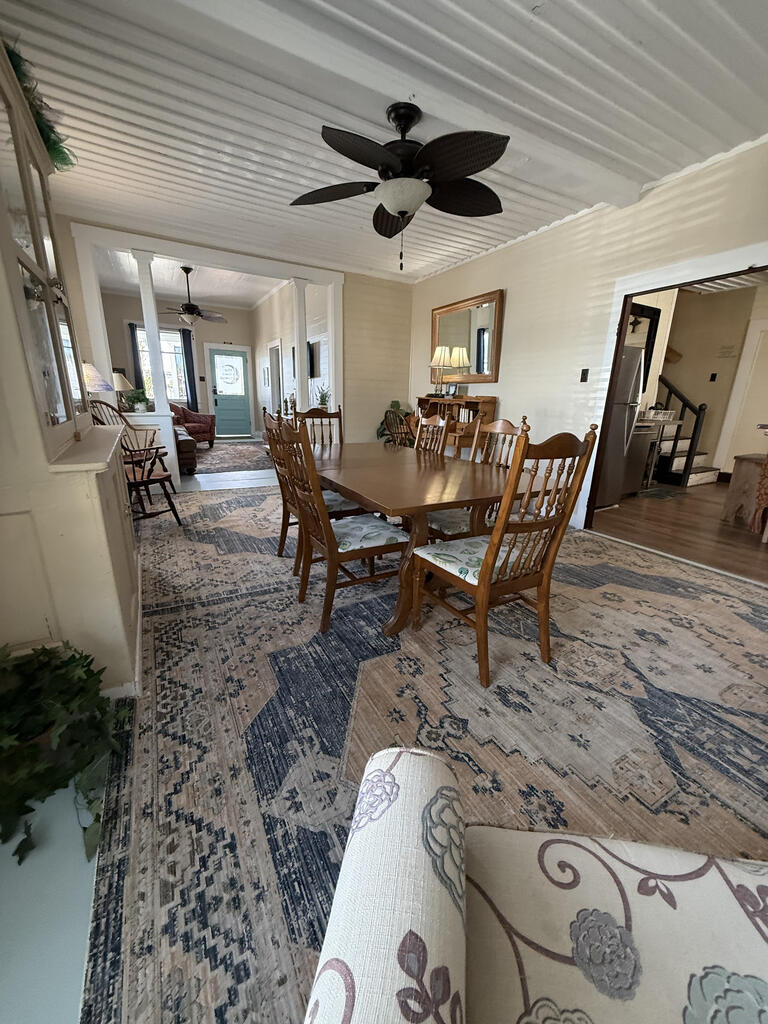 19 Leslie Street, 32320