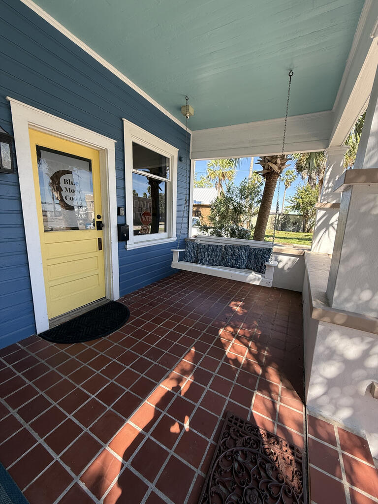 19 Leslie Street, 32320