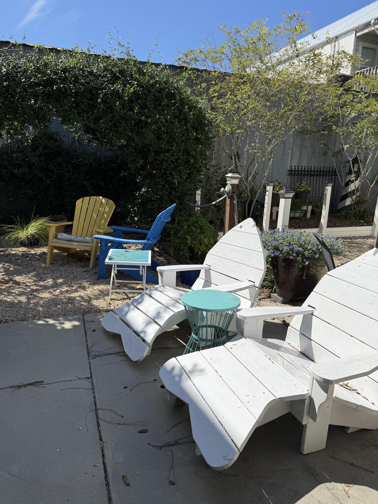 19 Leslie Street, 32320