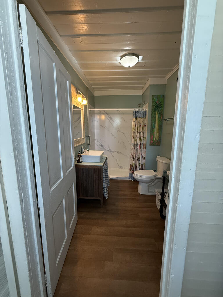 19 Leslie Street, 32320