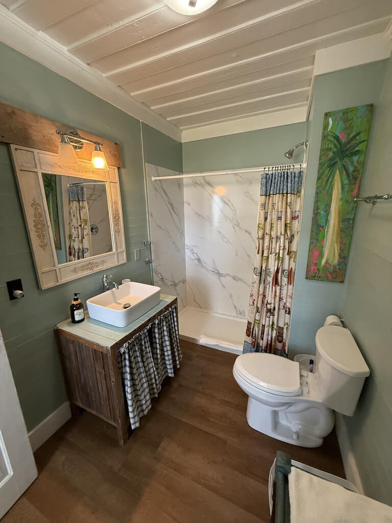 19 Leslie Street, 32320