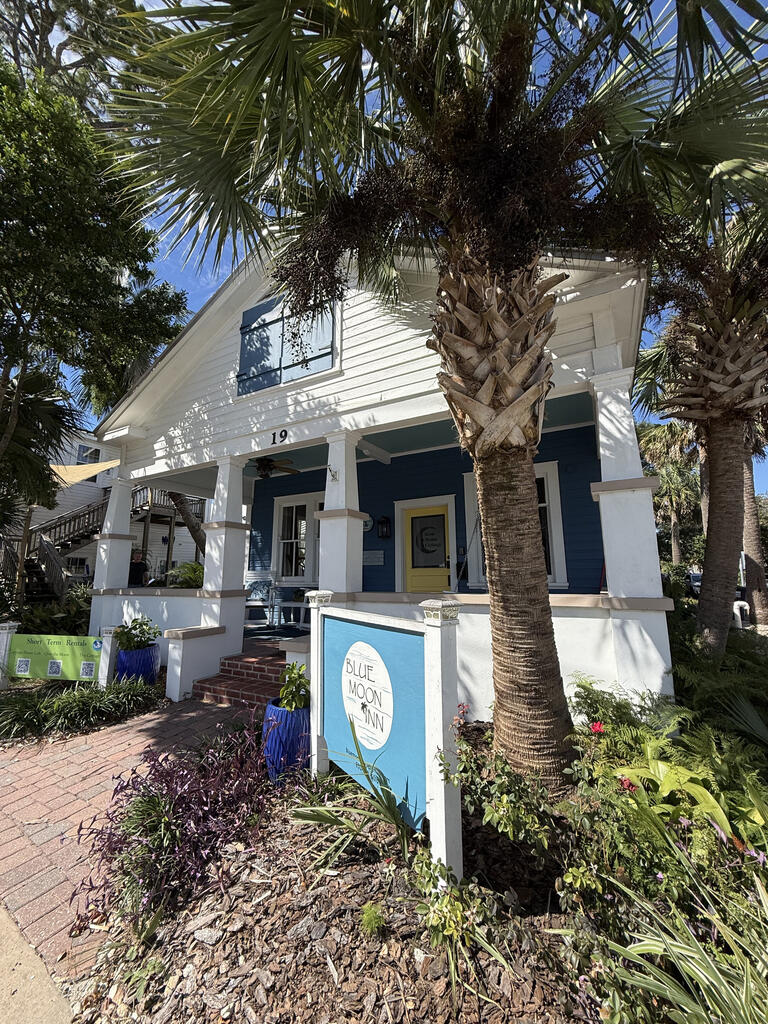 19 Leslie Street, 32320