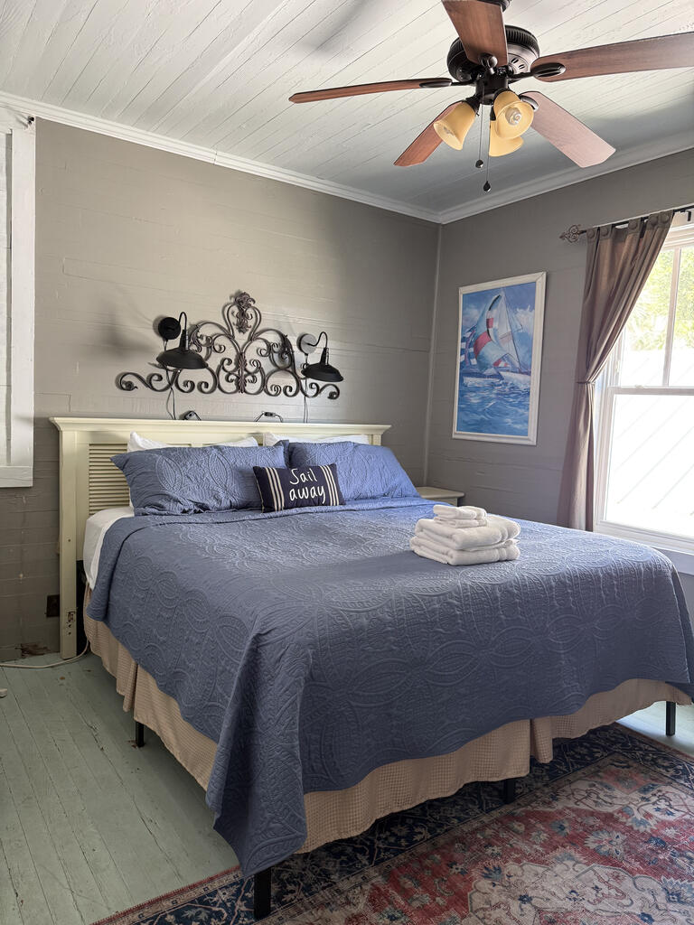 19 Leslie Street, 32320