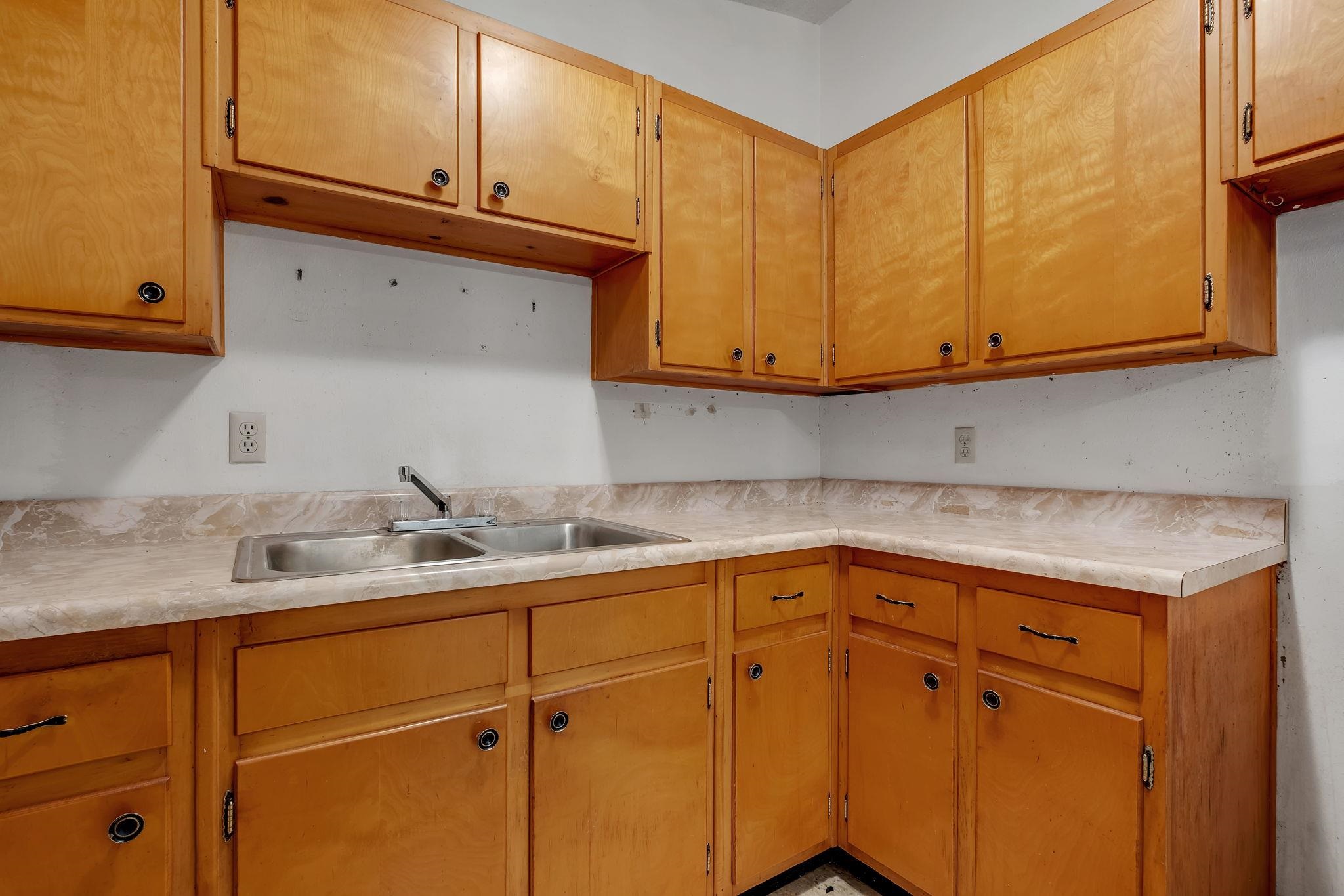 709 Gladiola Terrace
