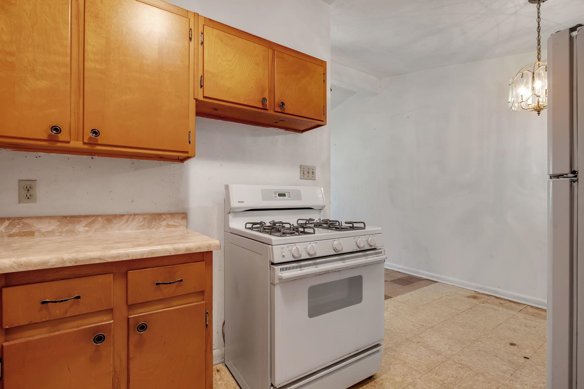 709 Gladiola Terrace
